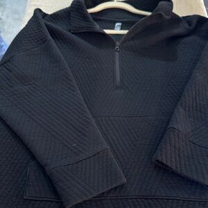 GAP Women's Black Quilted Crew Neck Sweater